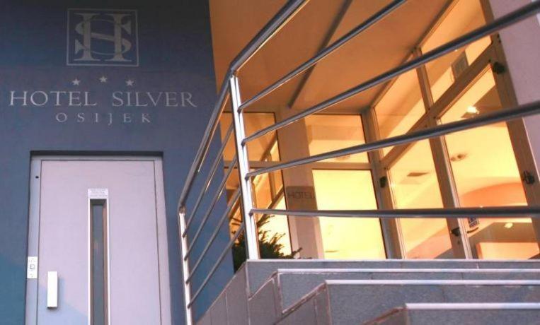 Hotel Silver Ösek Dış mekan fotoğraf