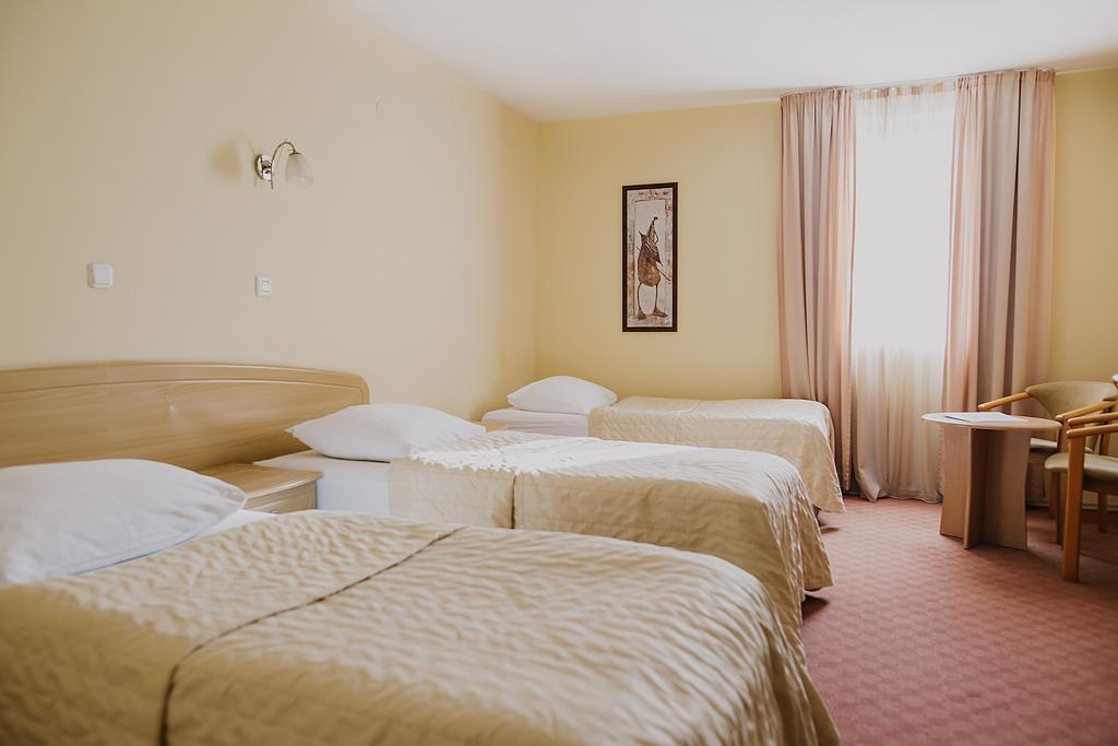 Hotel Silver Ösek Dış mekan fotoğraf